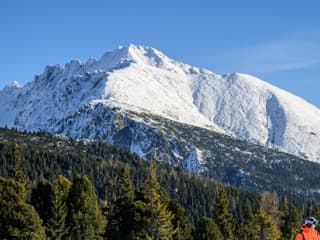 V Tatrách klesá lavínové