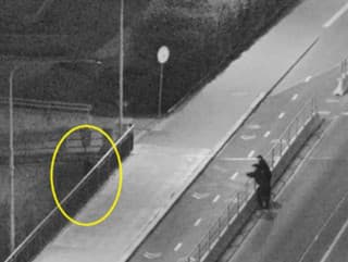 Nočná DRÁMA: Žena SKOČILA