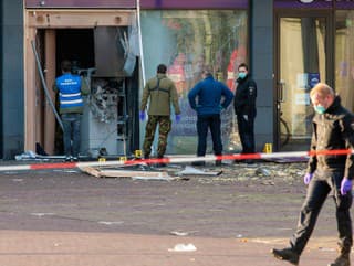 Poškodený bankomat v obci