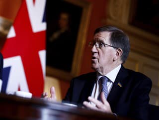 Bývalý šéf NATO varuje,