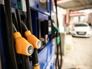 Vláda zrušila limit 400