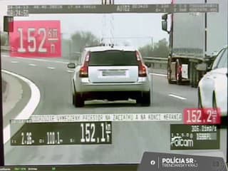 Vodič na D1 šoféroval