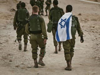 Izraelský vojak zničil sochu