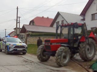 Polícia zastavila opitého traktoristu: