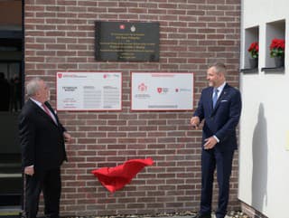 Prezident odhalil s veľmajstrom