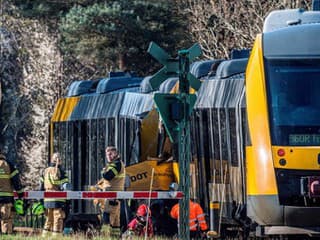 Vážna čelná zrážka dvoch