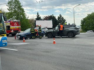 V Košiciach zasahujú hasiči