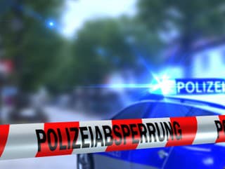 Zbesilá jazda pešou zónou