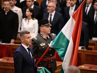 Péter Magyar skladá prísahu.