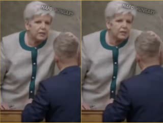 Mama vošla svojmu synovi
