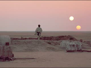 Luke Skywalker sa pozerá