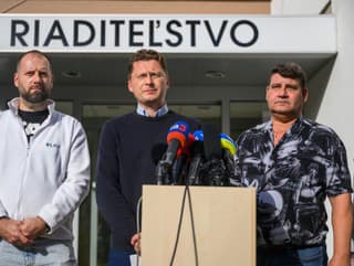 zľava podpredseda Lekárskeho Odborového