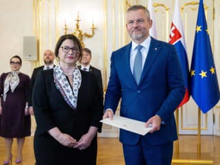 Odovzdanie poverovacích listín od