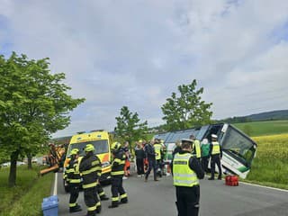 Vážna nehoda autobusu s