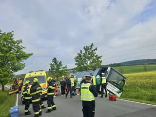 Vážna nehoda autobusu s