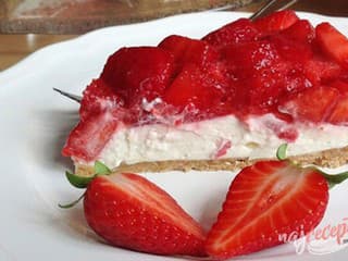 Nepečený cheesecake s jahodami