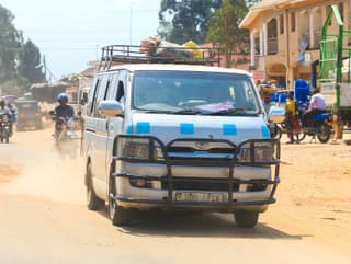 Tragédia v Ugande: Minivan