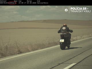Cestný pirát na motorke: