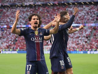 Hráči PSG oslavujú gól