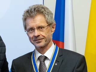 
Miloš Vystrčil si prevzal