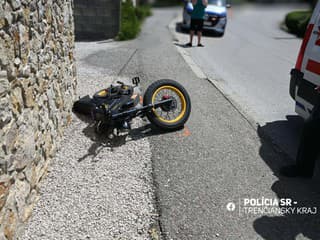 Cyklista narazil do múru: