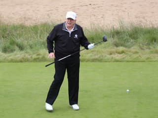 Donald Trump zbožňuje golf.