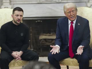 Prezident Donald Trump (vpravo)