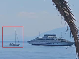 Pri ostrove Hvar v