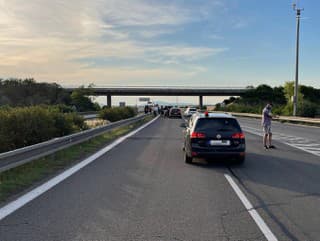 Vyšetrovanie drogovej skupiny pokračuje: