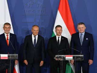 Zľava český premiér Andrej