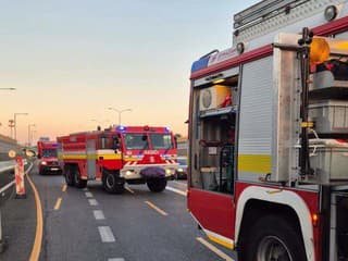 Hasiči zasahovali pri nehode