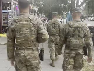 Muž skončil v putách