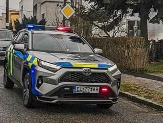 Polícia obvinila 38-ročnú taxikárku: