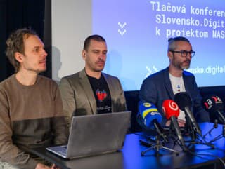 Zľava IT odborník a