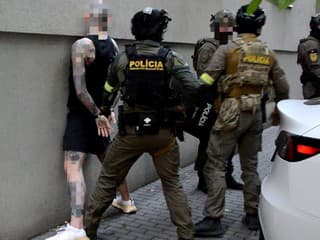 Polícia rozbila sieť podvodných