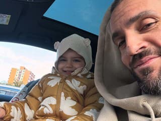 Bekim Aziri s dcérkou