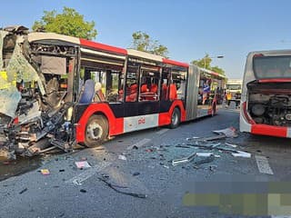 AKTUÁLNE Vážna nehoda autobusov: