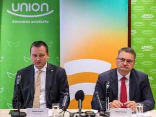 Zľava generálny riaditeľ a