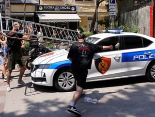 Albánska polícia zasiahla voči