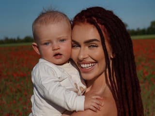 Ráchel Karnížosvá so synom
