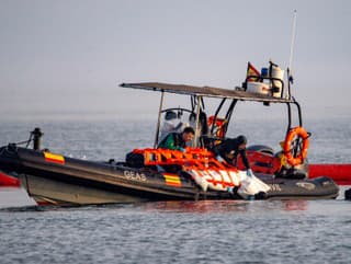Príslušníci Guardia Civil vytiahli