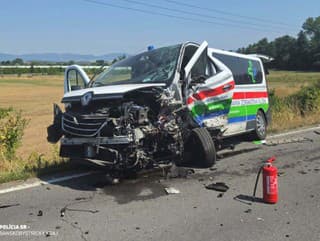AKTUÁLNE Čelná zrážka sanitky