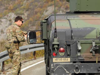 Vojak NATO v Kosove.