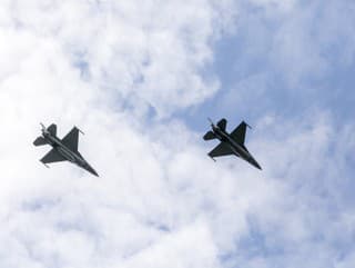 prelet stíhačiek F-16 Block