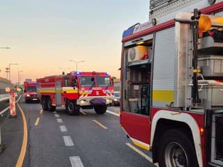 Hasiči zasahovali pri nehode
