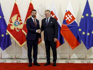 Na snímke zľava prezident