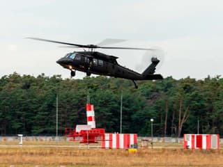 Nové vrtuľníky UH-60M Black