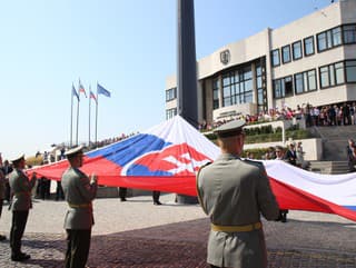 Akt vztýčenia vlajky Slovenskej
