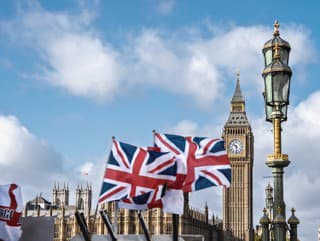 Britskou politickou stranou otriasa