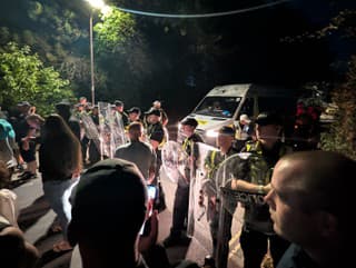 Policajti tvoria rad, aby